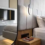 Apartament Aristotelian Virtues - Sophia