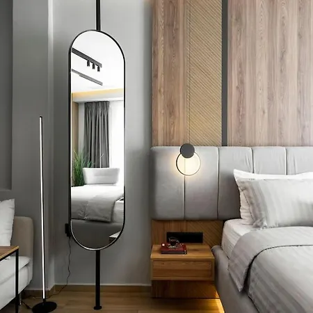 Aristotelian Virtues - Sophia דירה *