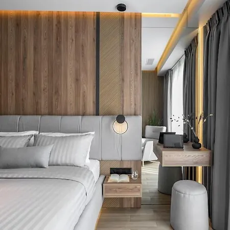 Aristotelian Virtues - Sophia 公寓