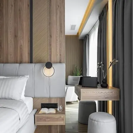 Aristotelian Virtues - Sophia * テッサロニキ