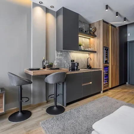 Aristotelian Virtues - Sophia アパート テッサロニキ