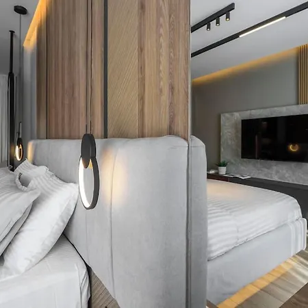 Aristotelian Virtues - Sophia テッサロニキ