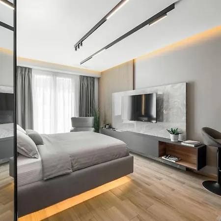 Aristotelian Virtues - Sophia アパート *