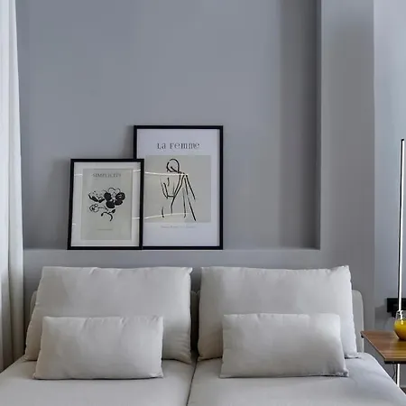 アパート Aristotelian Virtues - Sophia *