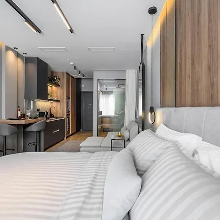 Aristotelian Virtues - Sophia テッサロニキ