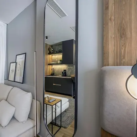 アパート Aristotelian Virtues - Sophia *